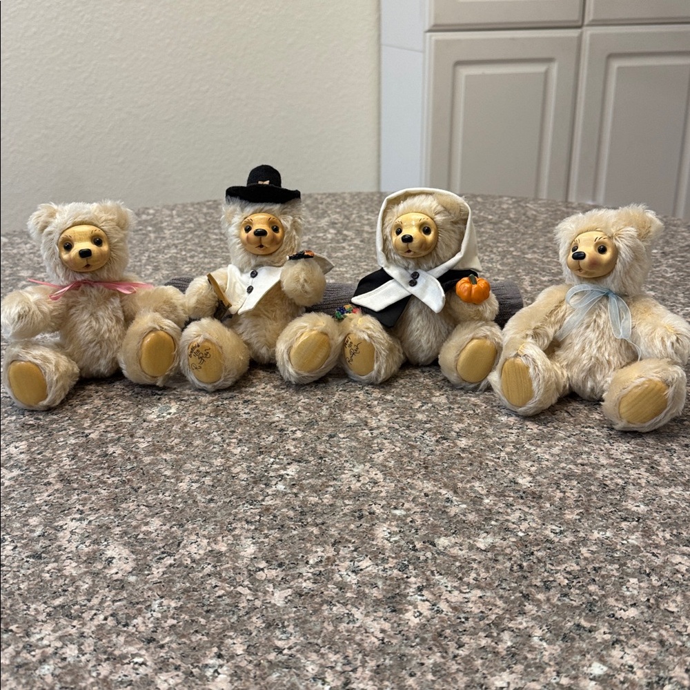 Set of Four Raikes Bears (Thanksgiving)
